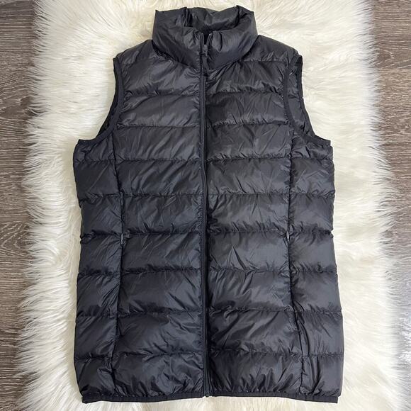 Quince Jackets & Blazers - Quince Womens Lightweight Down Puffer Vest in Black Size Small